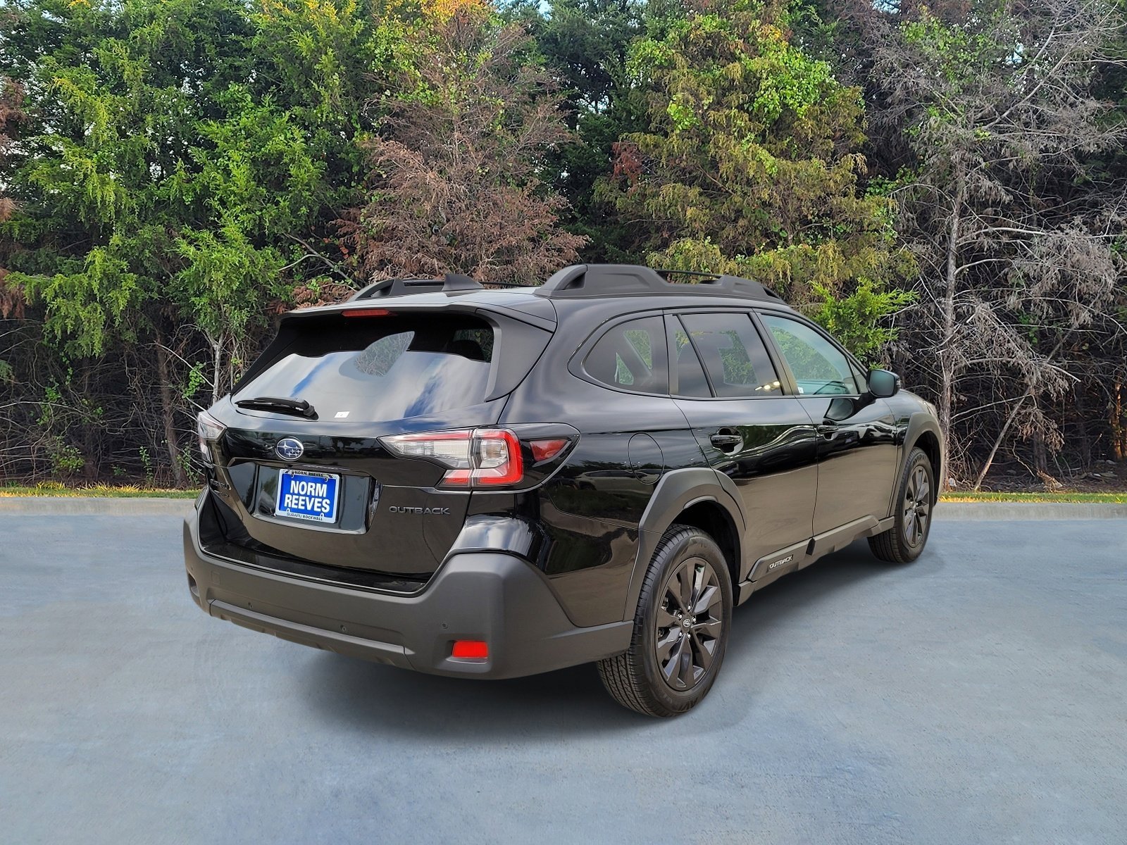Certified Used 2025 Crystal Black Silica Subaru Onyx Edition image 17