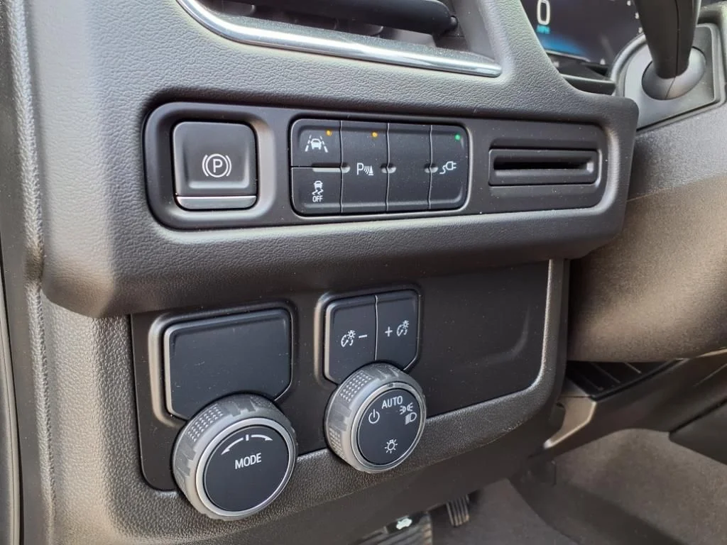 Used 2022 Black Chevrolet LT image 9