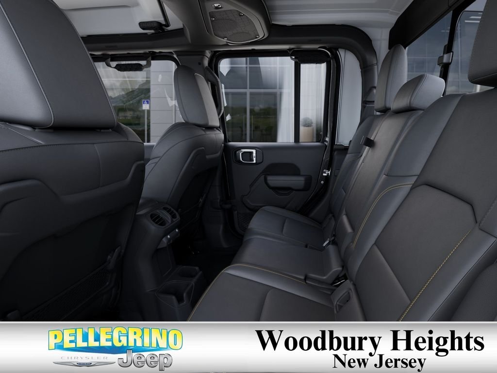 New 2026 Granite Crystal Metallic Clearcoat Jeep Sahara image 23