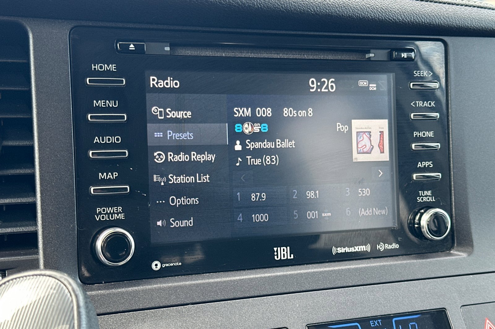 2020 Toyota Sienna SE - Photo 19