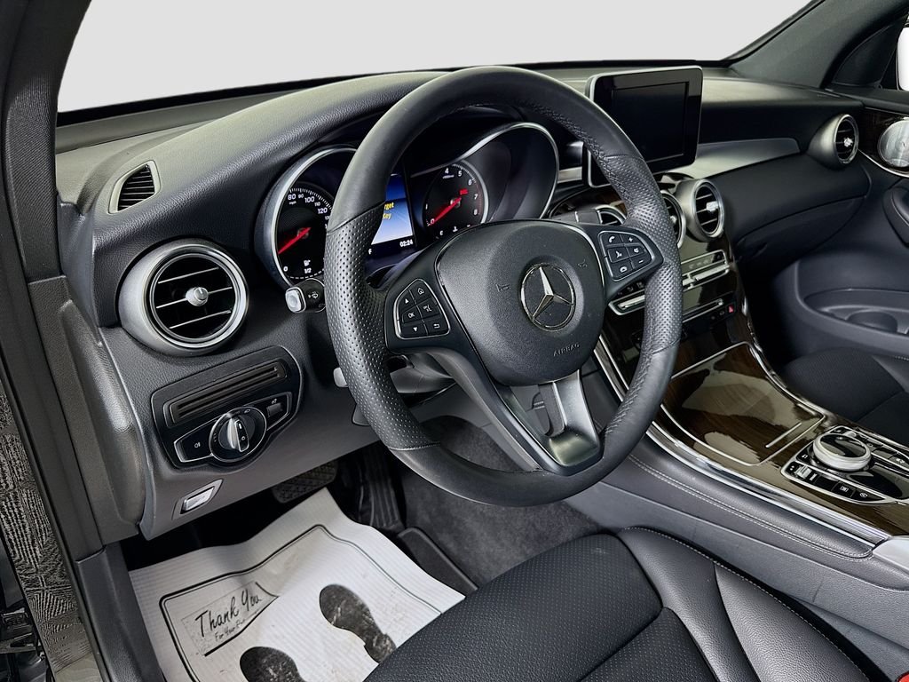 Used 2019  Mercedes-Benz GLC 300 image 9