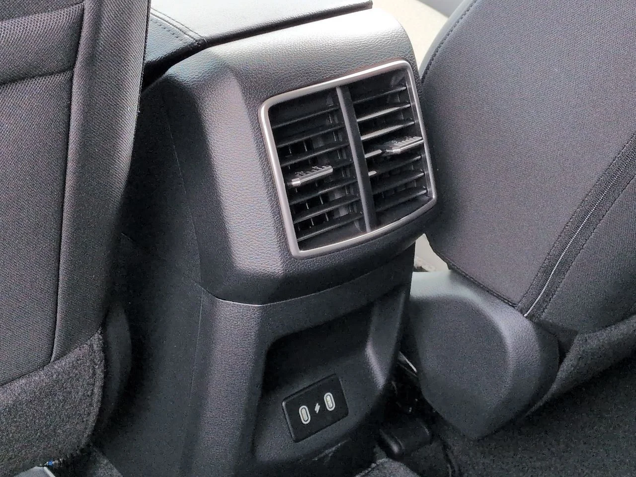 New 2026 Glacial White Pearl Kia LX image 22