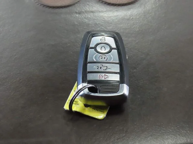 Used 2021 Oxford White Ford King Ranch Crew Cab image 32