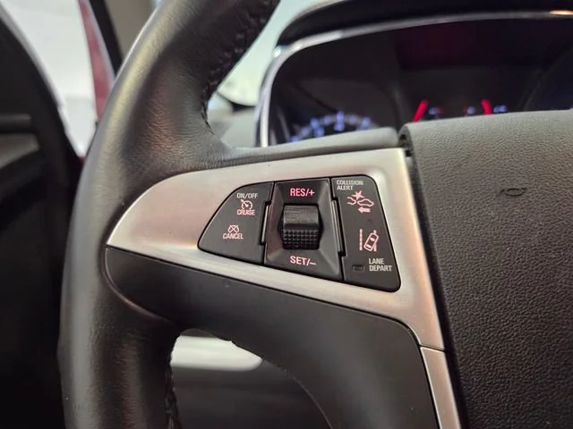 Used 2015 CRYSTAL RED TINTCOAT GMC Denali image 28