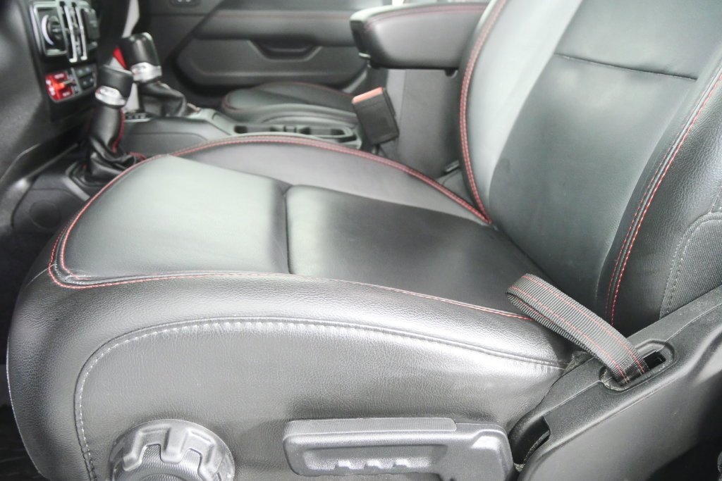 Used 2021 Bright White Clearcoat Jeep Rubicon image 15