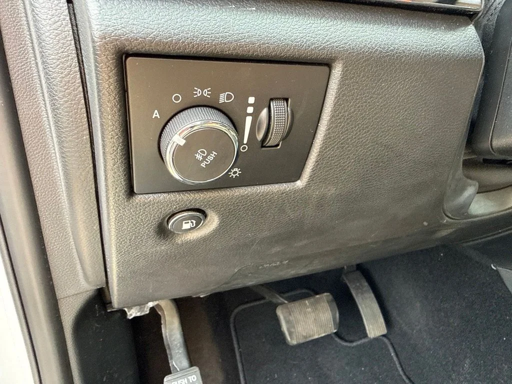 Used 2020 White Jeep Limited image 22