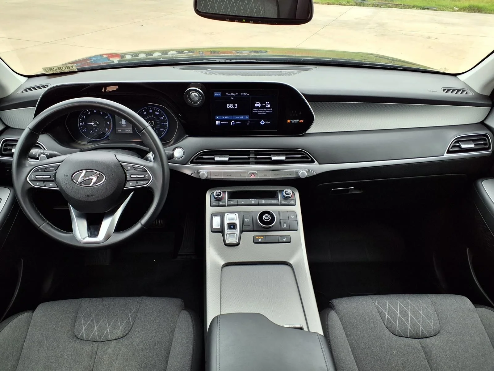 Used 2022 Black Hyundai SEL image 9