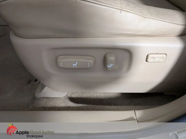 Used 2006 Gold Toyota Limited image 13