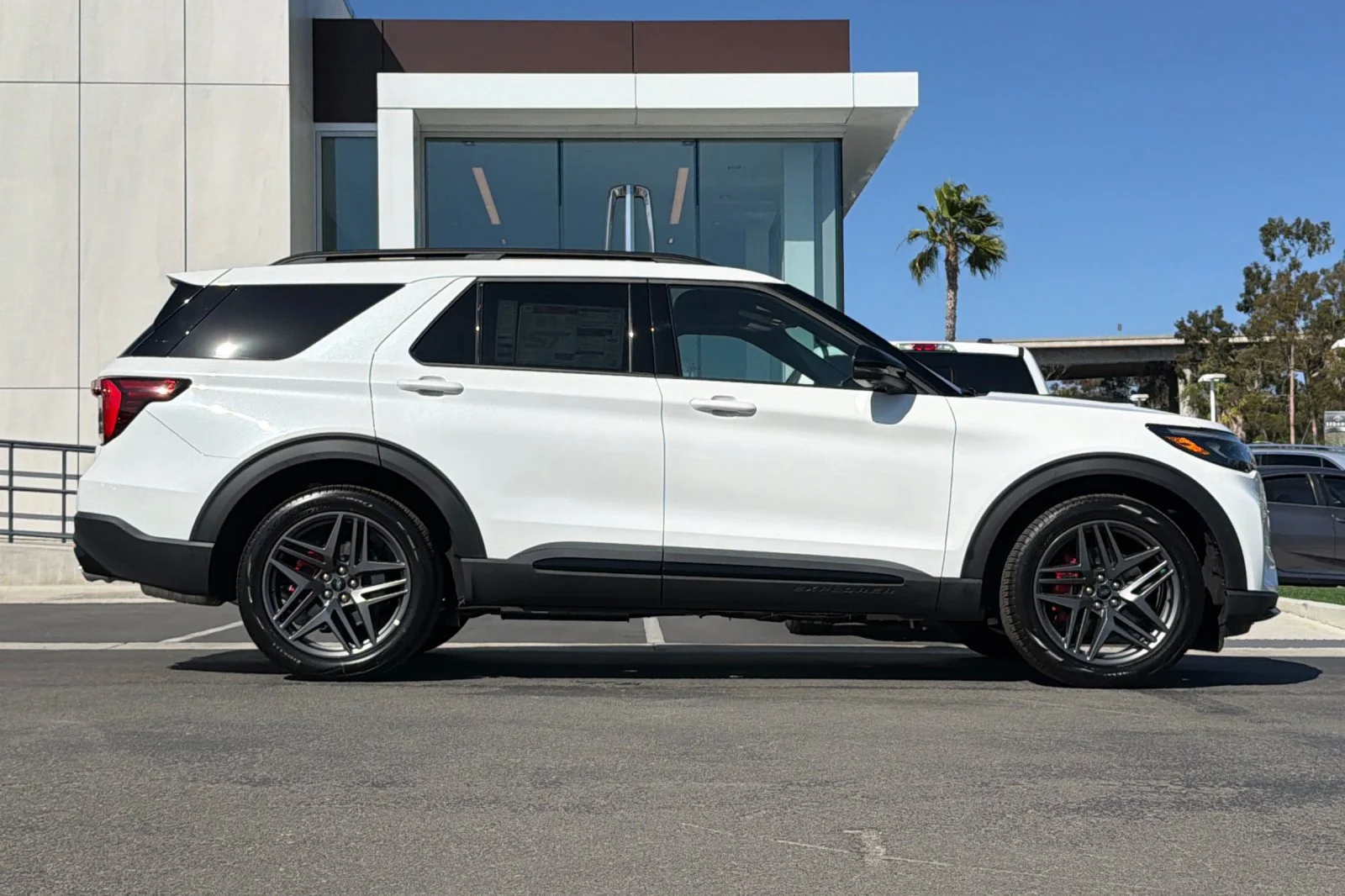 New 2026 Star White Metallic Tri-Coat Ford ST image 2