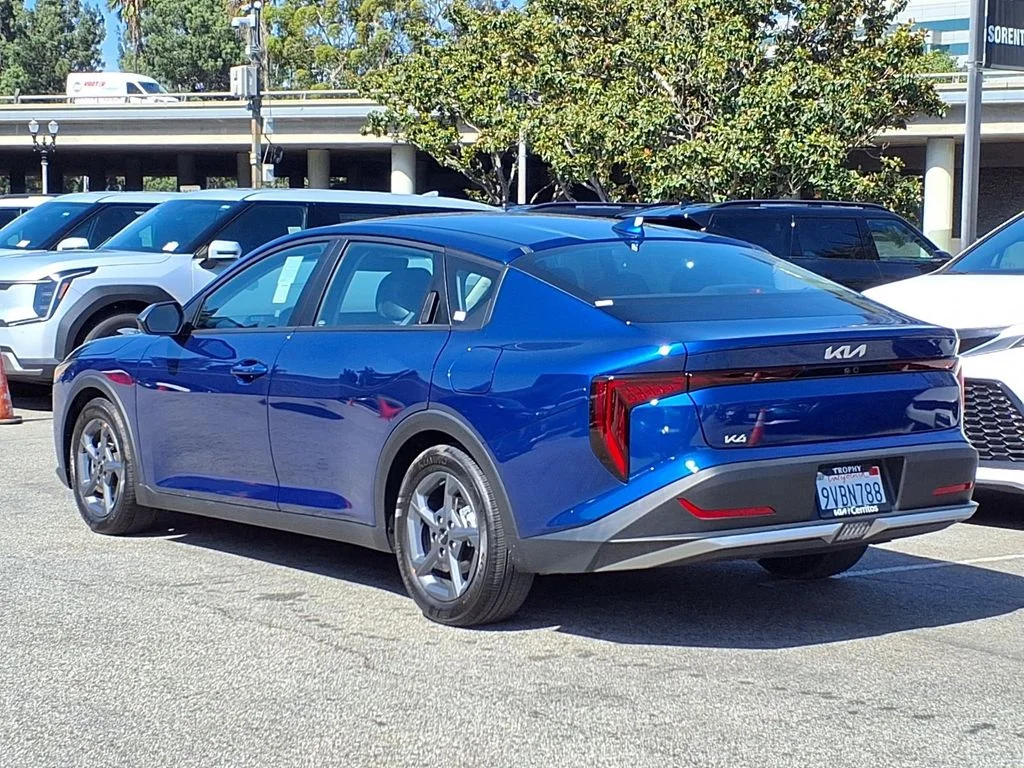 Certified Used 2025 Blue Kia LXS image 4