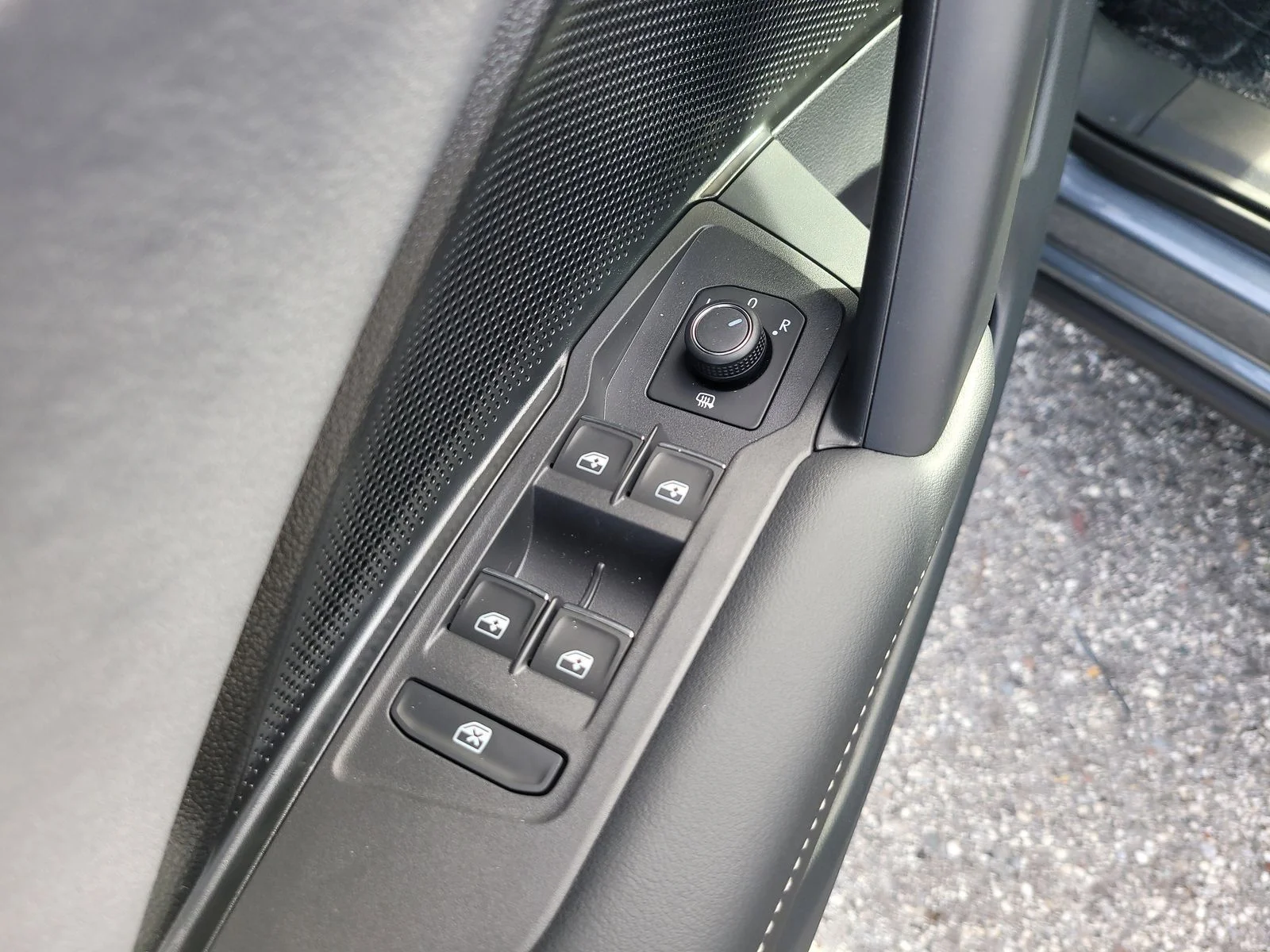 New 2026 Platinum Gray Metallic Volkswagen 2.0T SE R-Line Black image 17