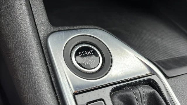 Used 2025 Gray Nissan SV image 28