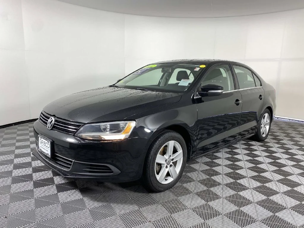Used 2014 Black Uni Volkswagen 2.0L TDI image 4