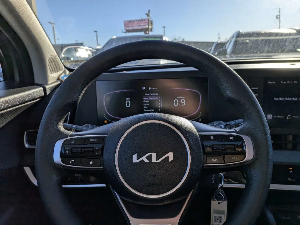 Certified Used 2025 Steel Gray Kia LX image 18