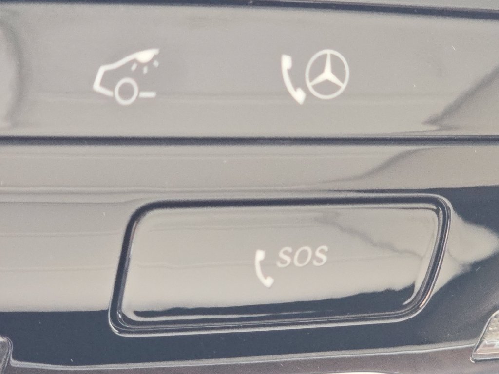 New 2027 Polar White Mercedes-Benz GLC 300 image 9