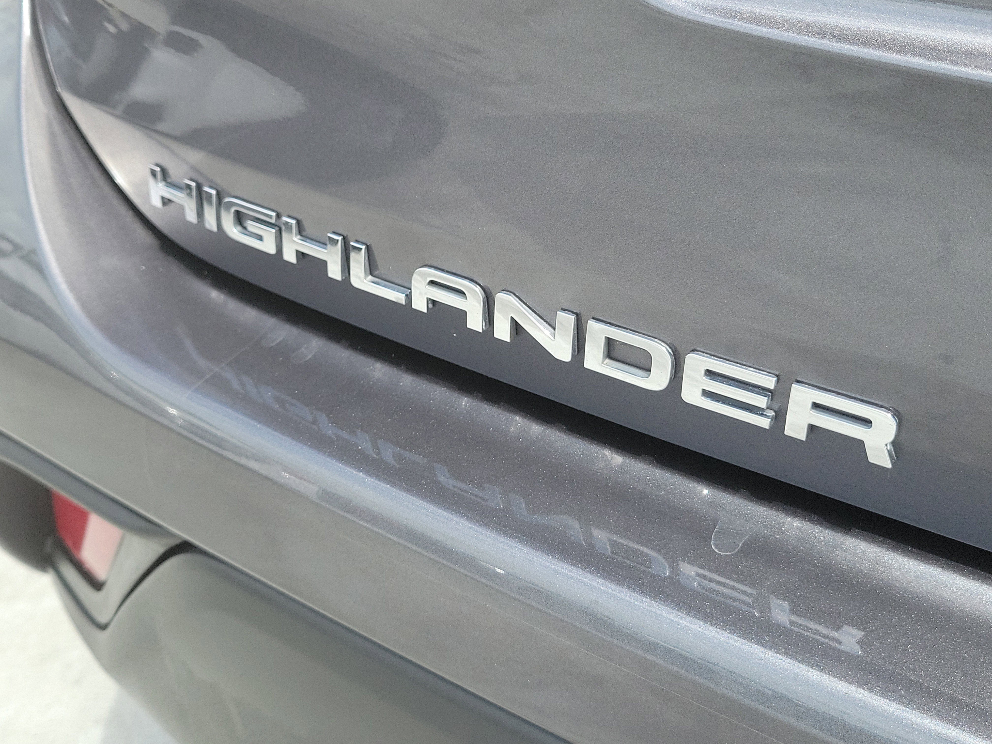 Used 2023 Magnetic Gray Metallic Toyota XLE image 9