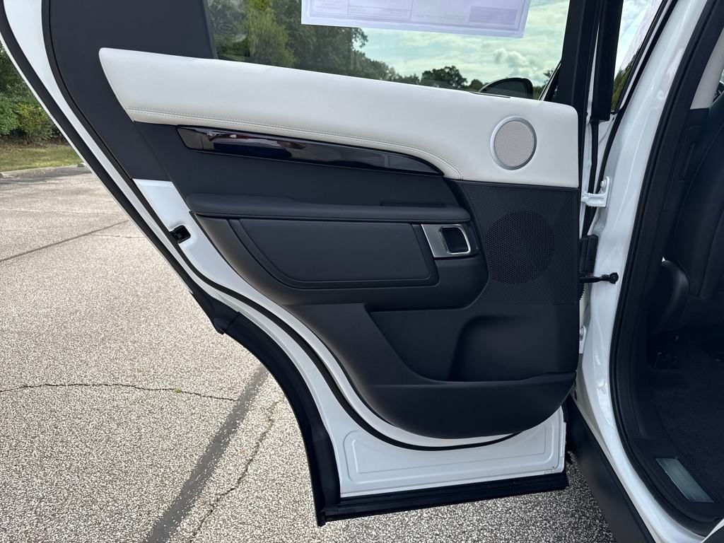 2025 Land Rover Discovery S - Photo 13
