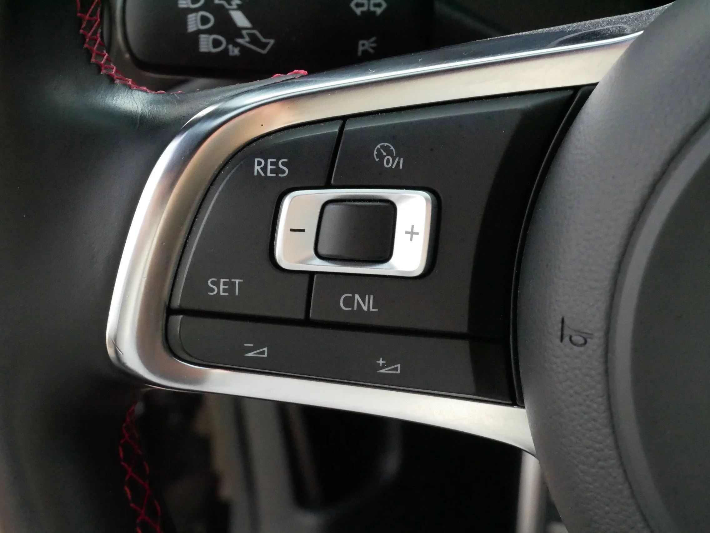 Used 2015 Deep Black Pearl Volkswagen S image 25