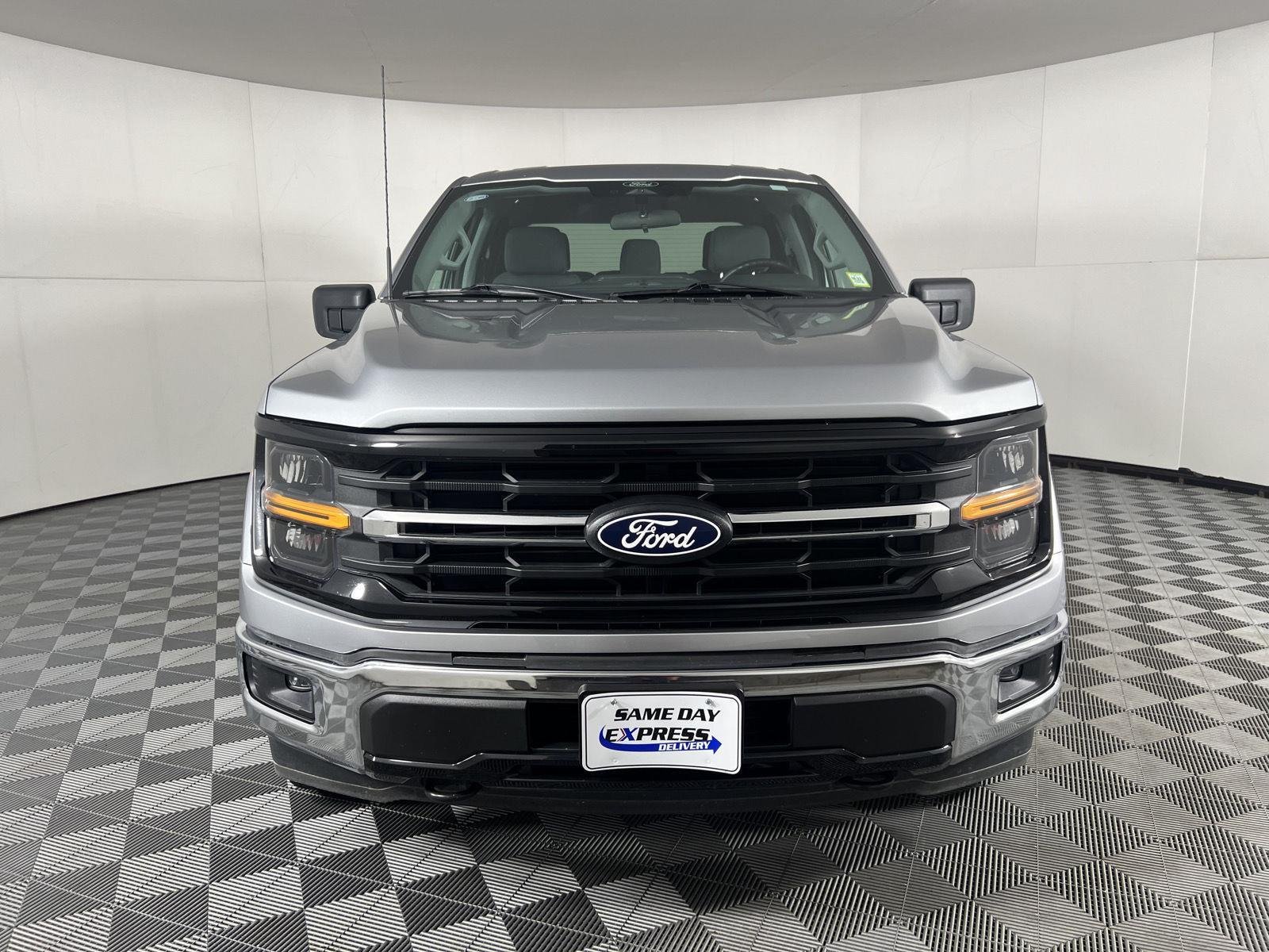 Used 2025 Iconic Silver Ford  image 14