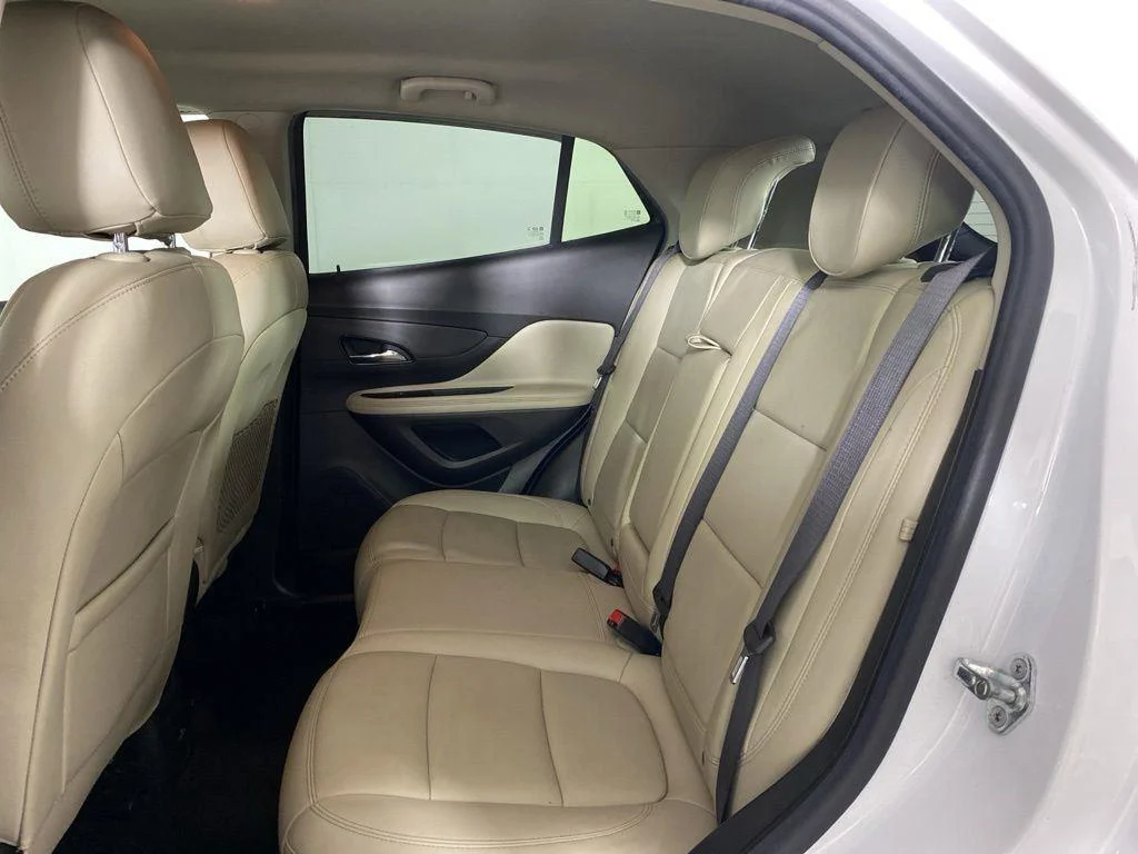 Used 2017 Summit White Buick Essence image 22