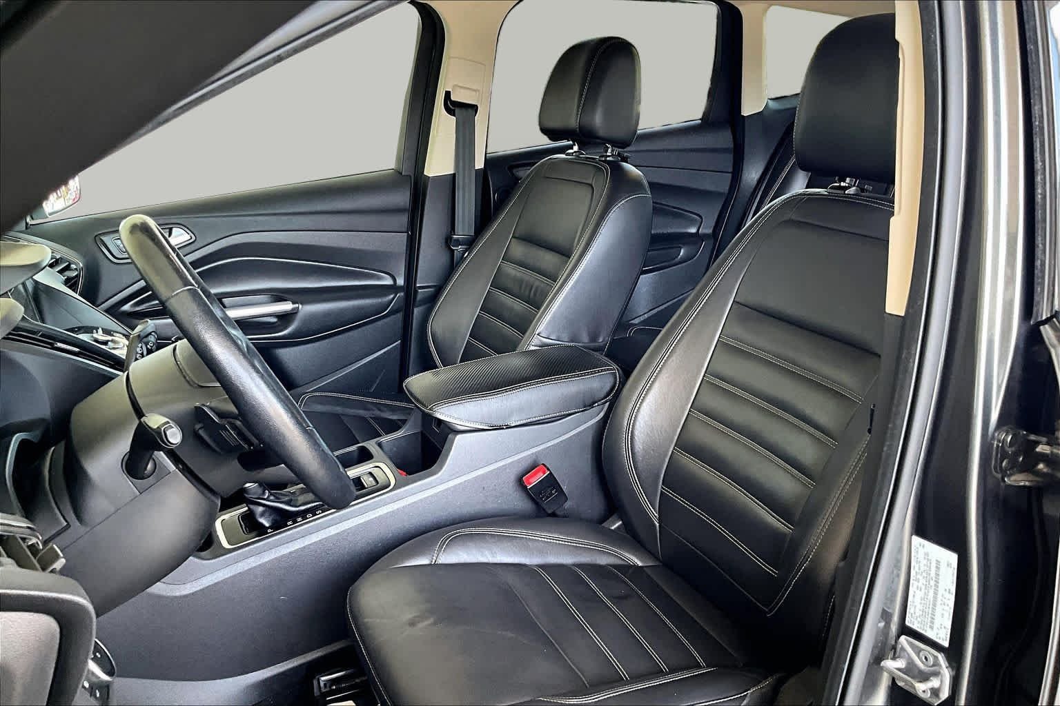 Used 2017 Magnetic Ford Titanium image 8