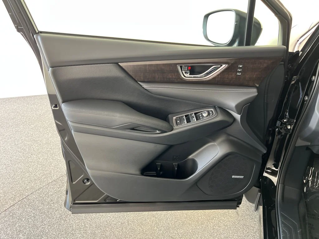 New 2026 CRYSTAL BLACK SILICA Subaru Touring 7-Passenger image 12