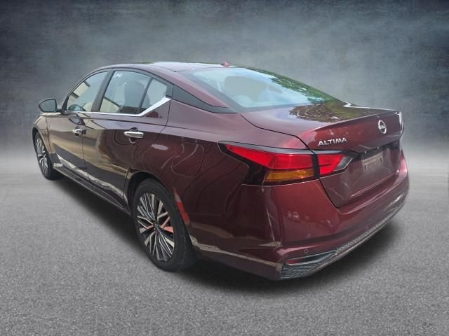 Used 2025 Garnet Pearl Metallic Nissan 2.5 SV image 5