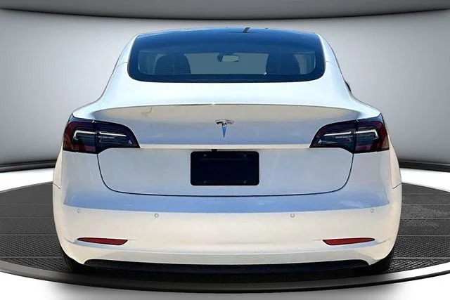 Used 2021 White Tesla Standard Range Plus image 5