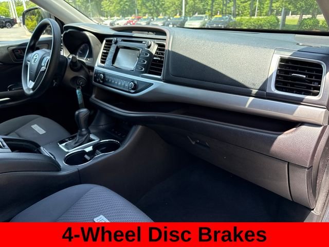 Used 2019 Shoreline Mist Toyota LE image 25