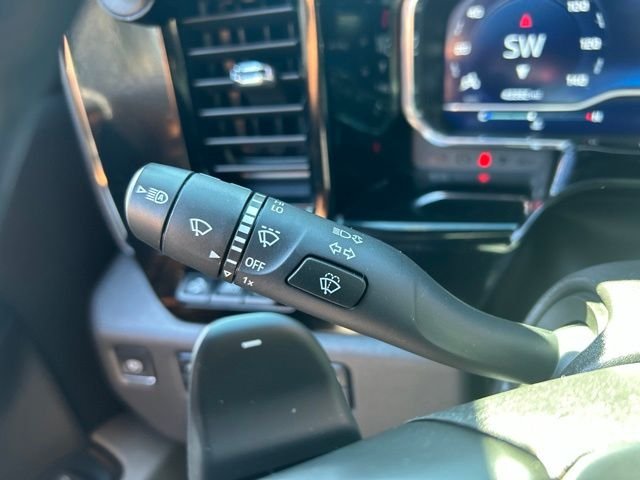 Used 2023 White Chevrolet ZR2 image 33