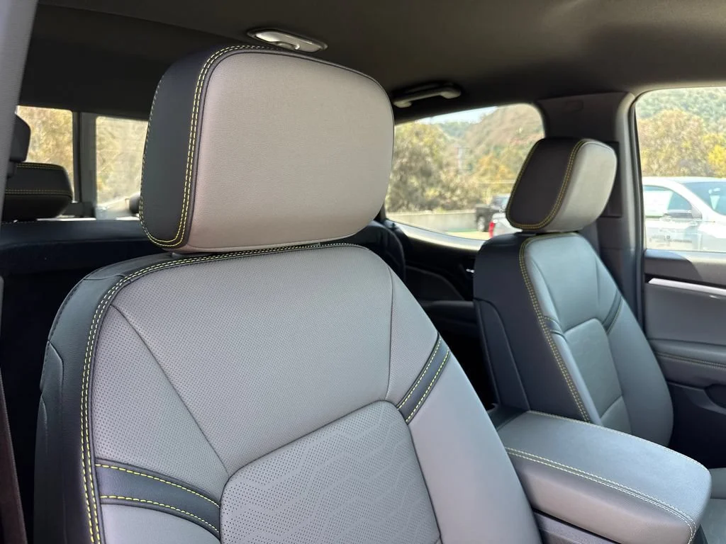 2026 Chevrolet Colorado ZR2 - Photo 10