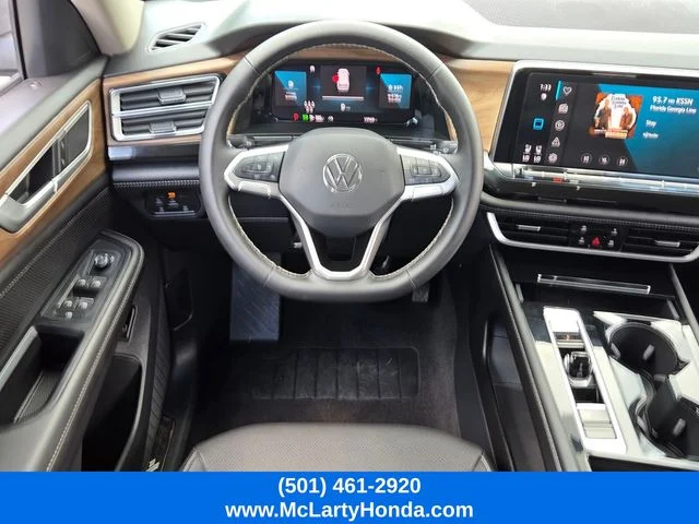2025 Volkswagen Atlas SE w/Tech - Photo 12