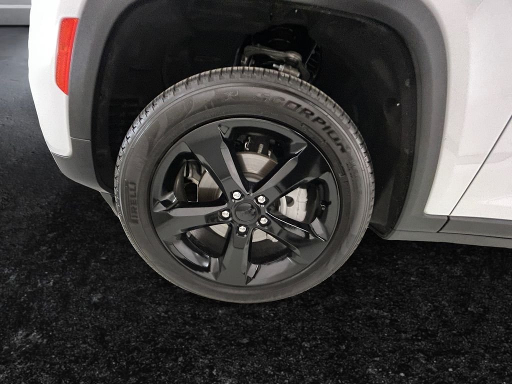 Used 2025 White Jeep Limited image 27