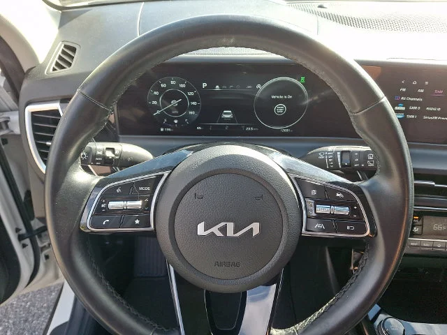 Certified Used 2024 White Kia S image 19
