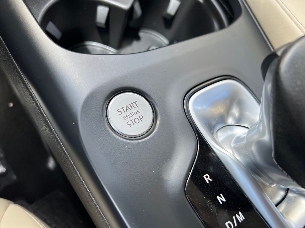 Used 2020 Gray INFINITI LUXE image 28