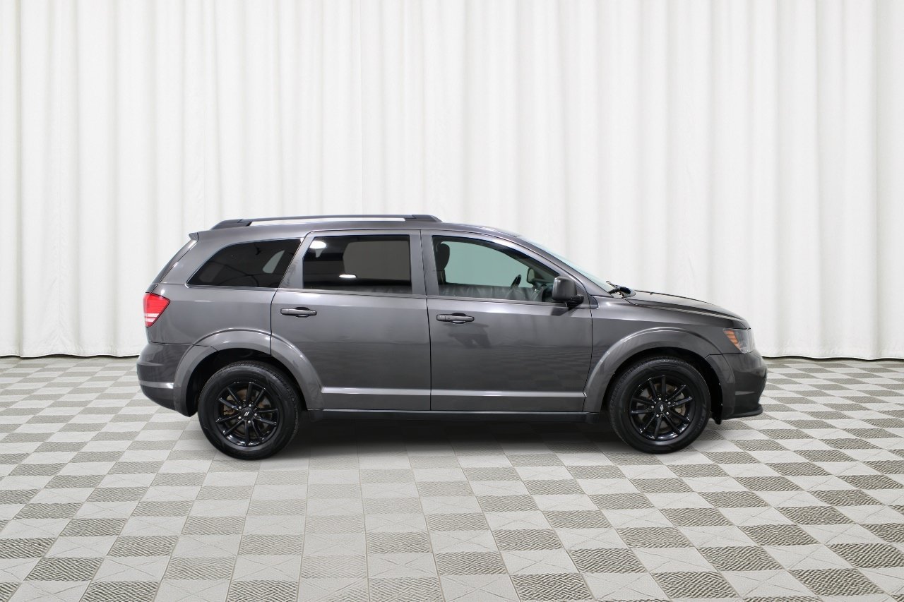 Used 2020 Granite Pearlcoat Dodge SE Value image 2