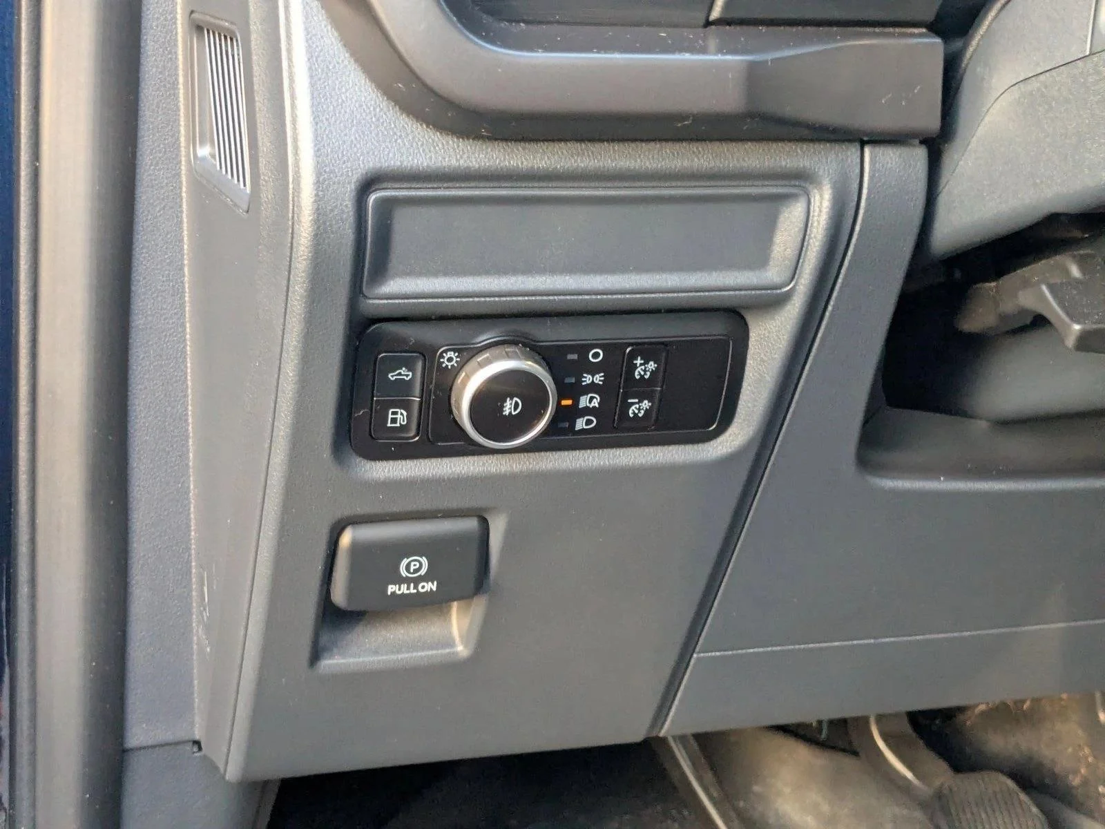 Used 2024 Antimatter Blue Metallic Ford XLT image 11