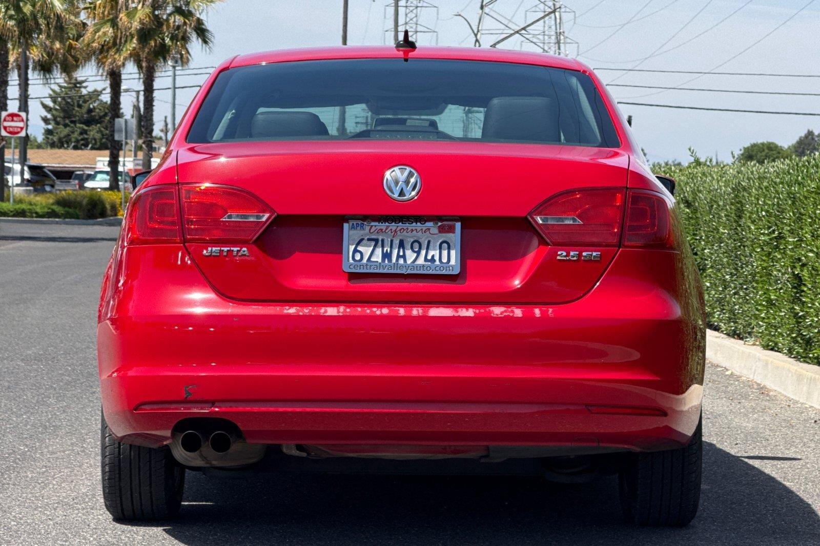 Used 2013 Tornado Red Volkswagen SE w/Convenience image 4