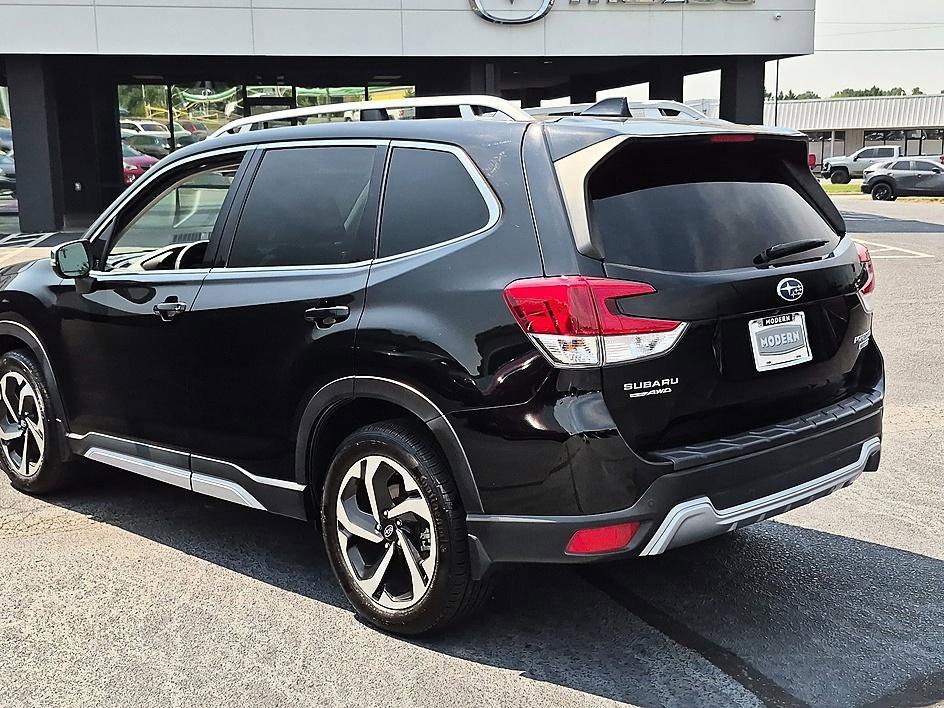 Used 2022 Crystal Black Silica Subaru Touring image 7