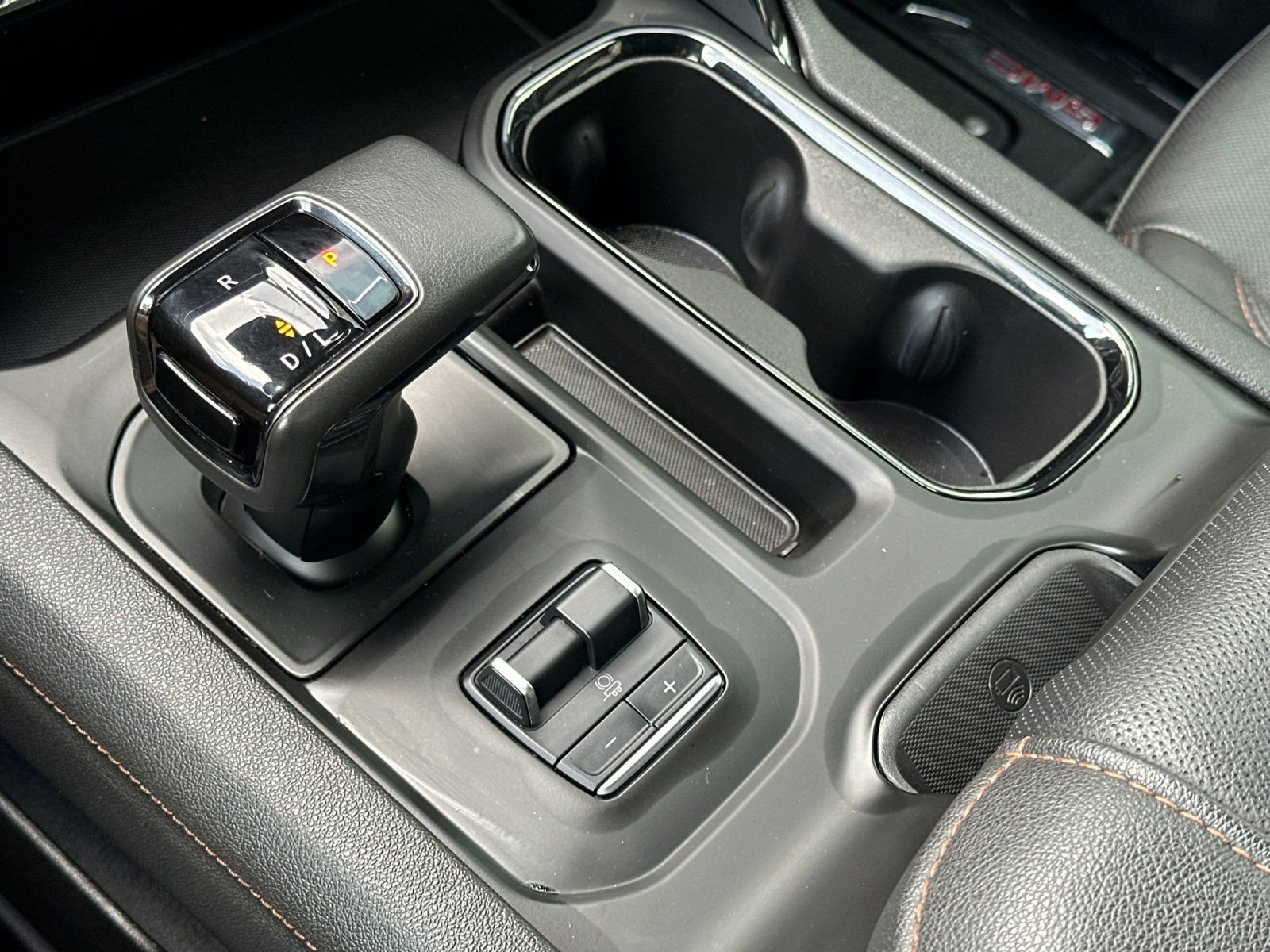 Used 2022 Summit White GMC AT4 image 19