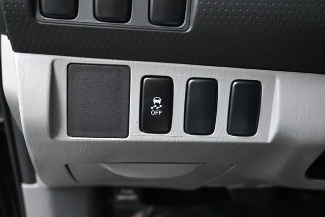 Used 2013 Black Toyota Base image 13