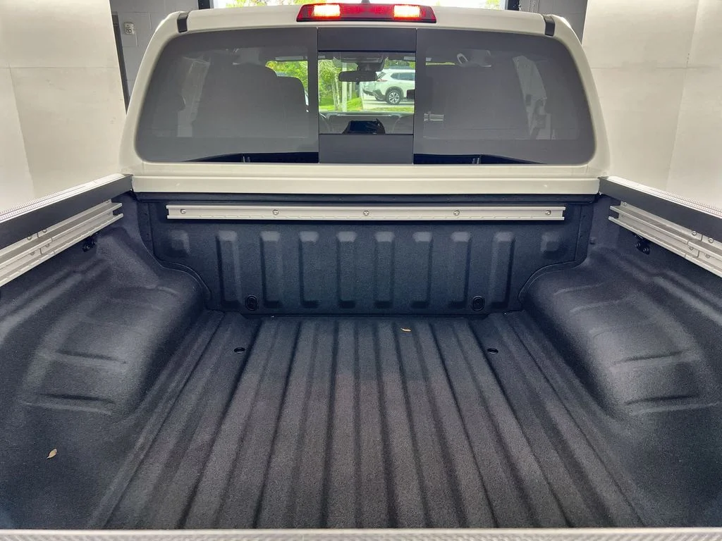 New 2026 Glacier White Nissan Crew Cab SV image 19