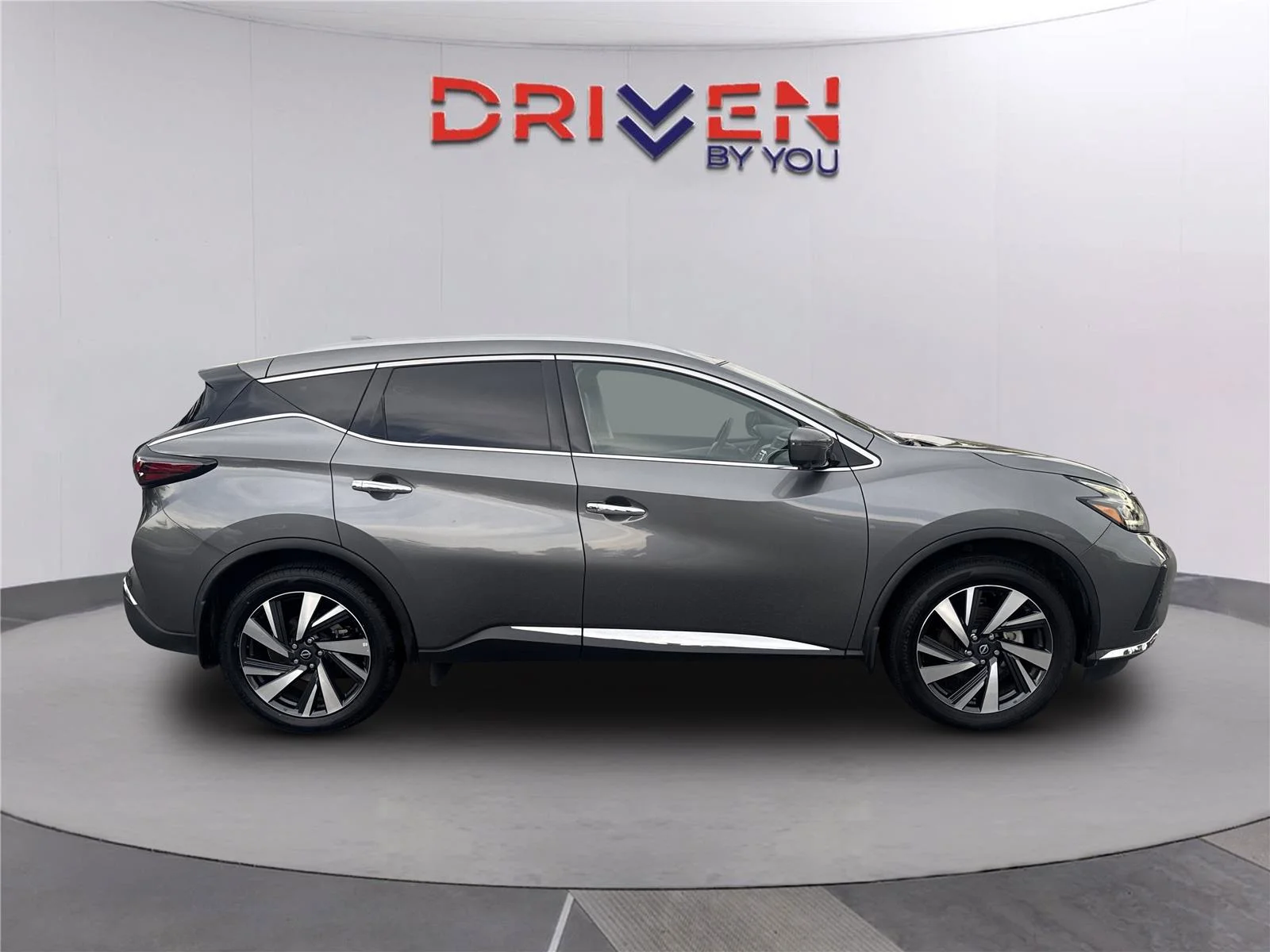 Used 2023 Gun Metallic Nissan SL image 3