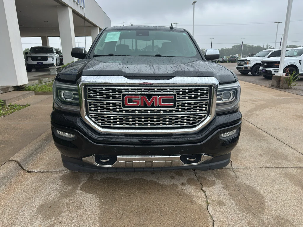Used 2017 Onyx Black GMC Denali image 8