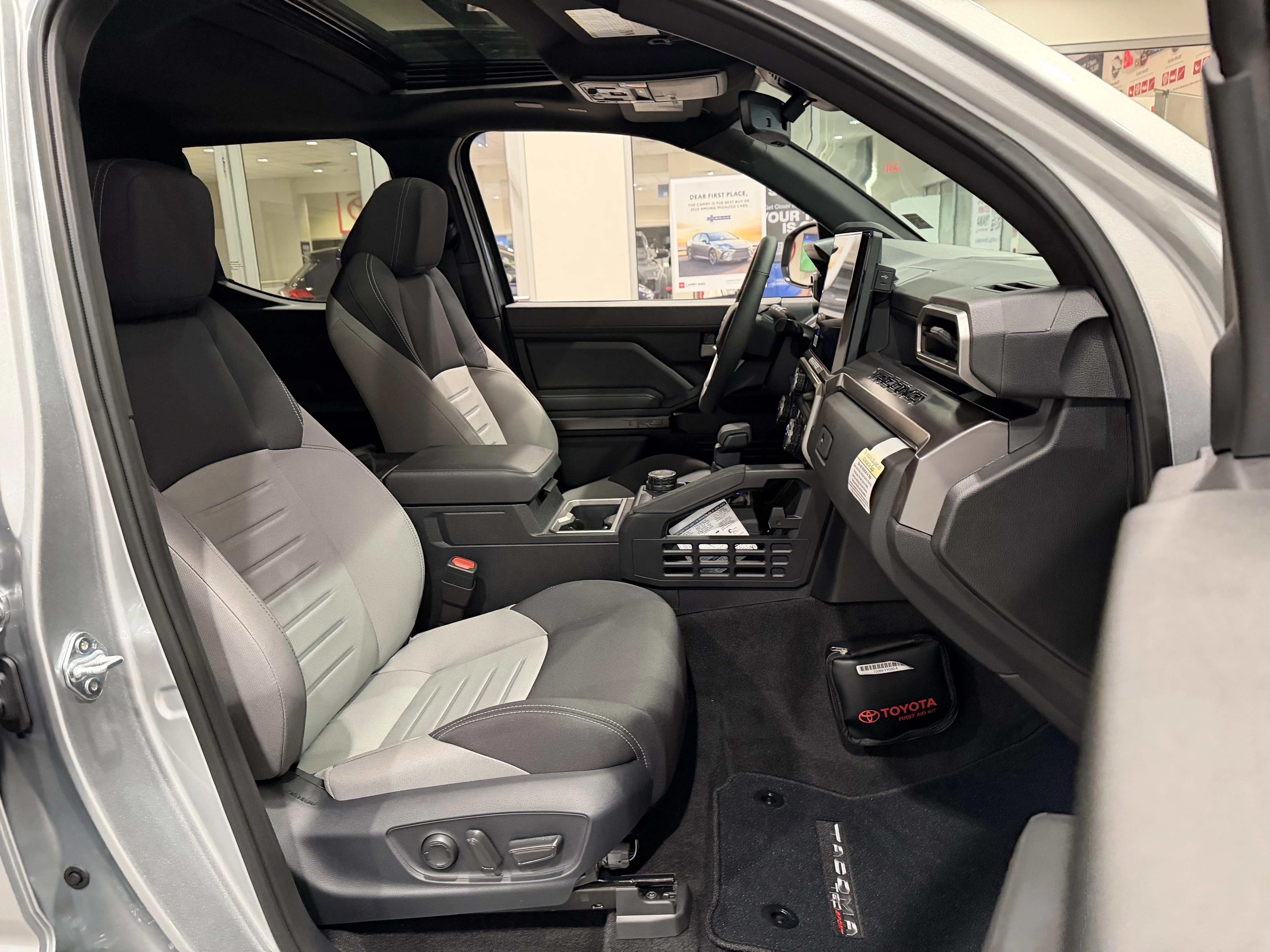 2025 Toyota Tacoma TRD Sport - Photo 34