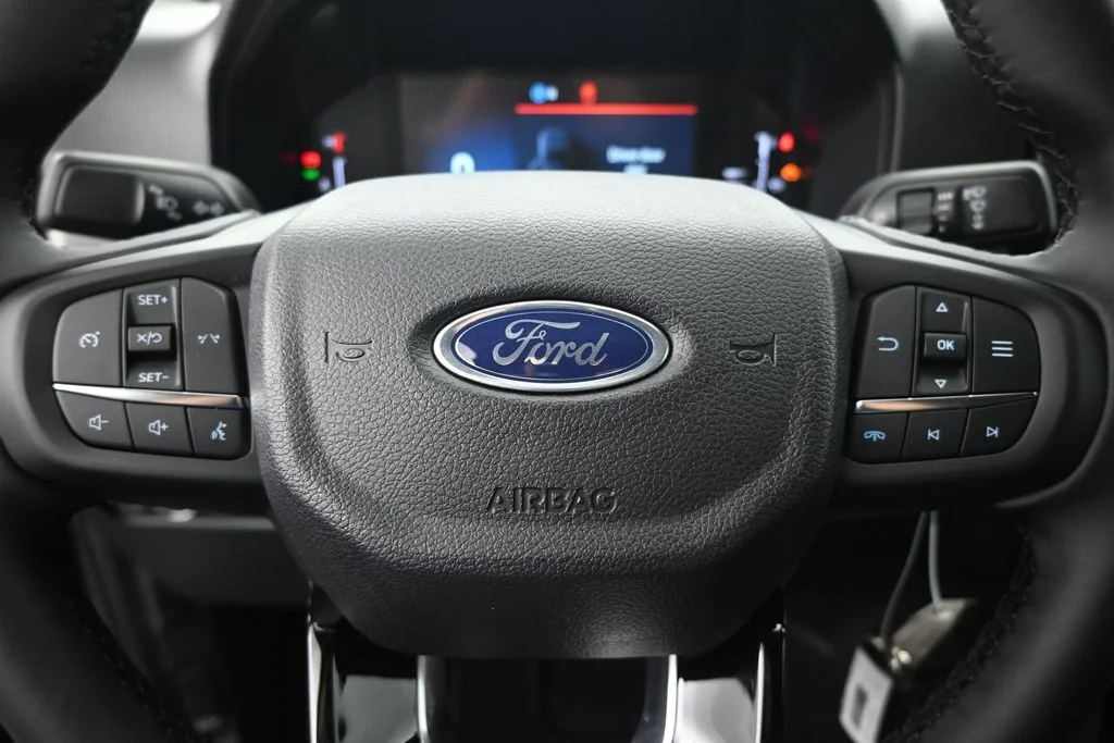 New 2026 Carbonized Gray Metallic Ford XLT image 10