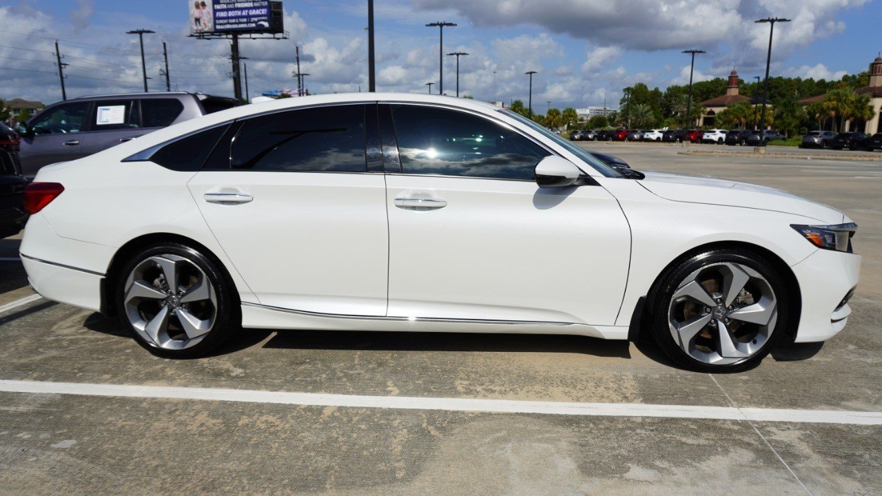 Used 2019 White Honda Touring 2.0T image 4