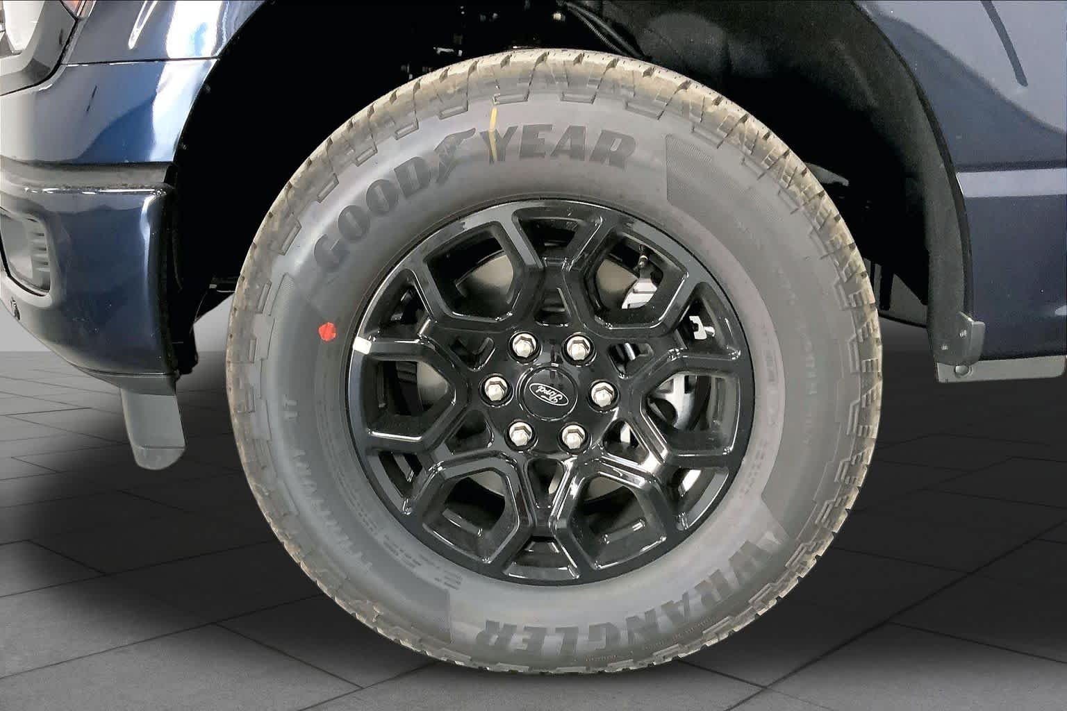 New 2026 Antimatter Blue Metallic Ford XLT image 9