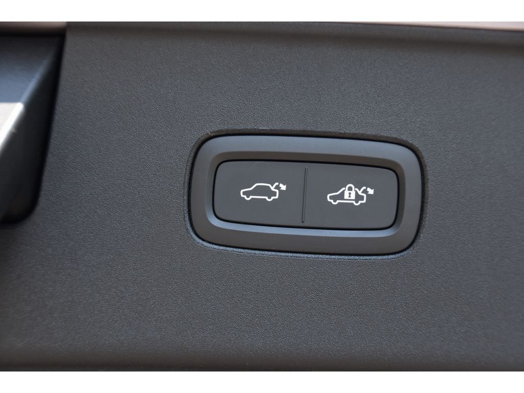 2026 Volvo EX90 Ultra - Photo 24