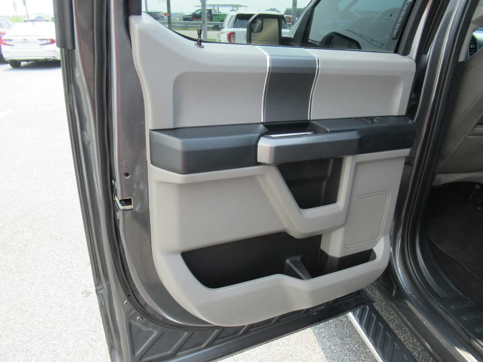 Used 2020 Magnetic Ford XLT image 15